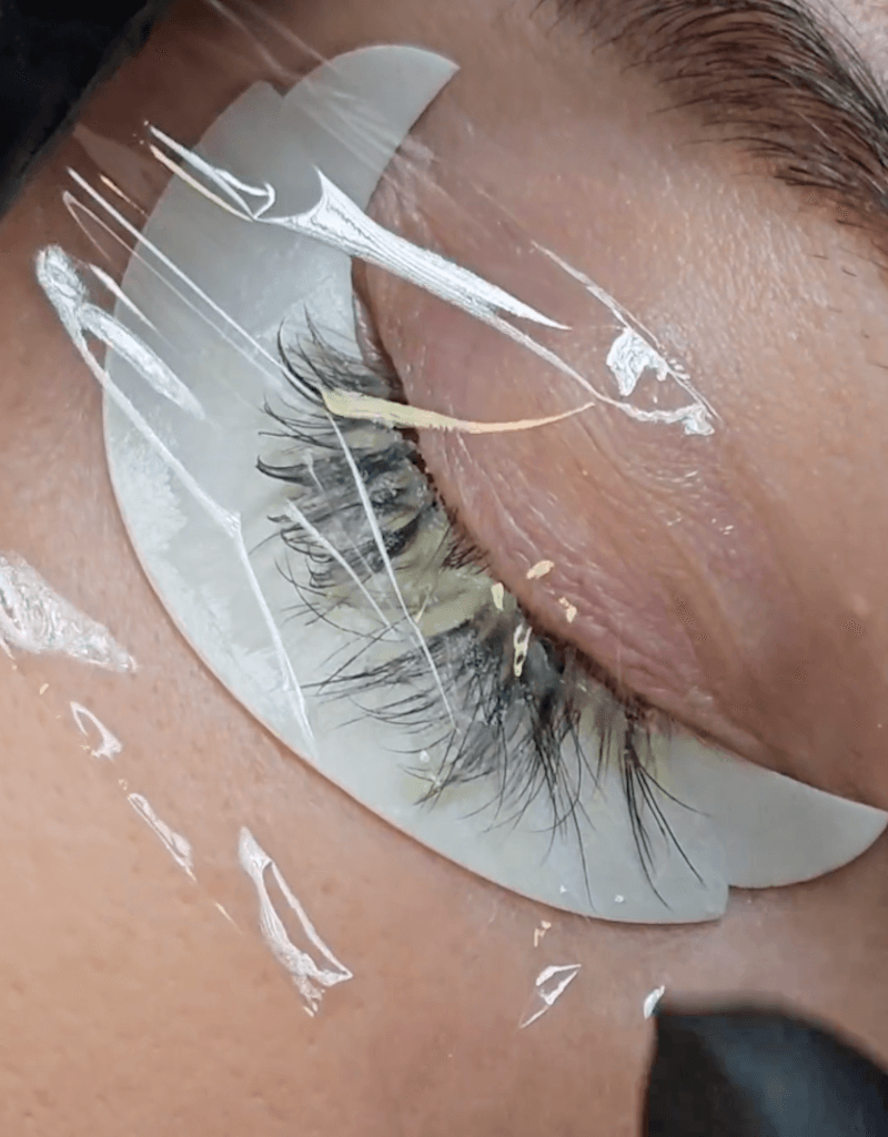 How To Remove Lash Extensions (And How Not To) Paris Lash Academy
