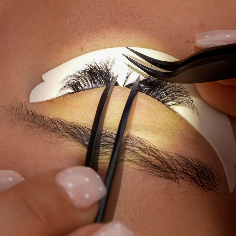 Lash Application using UV Light
