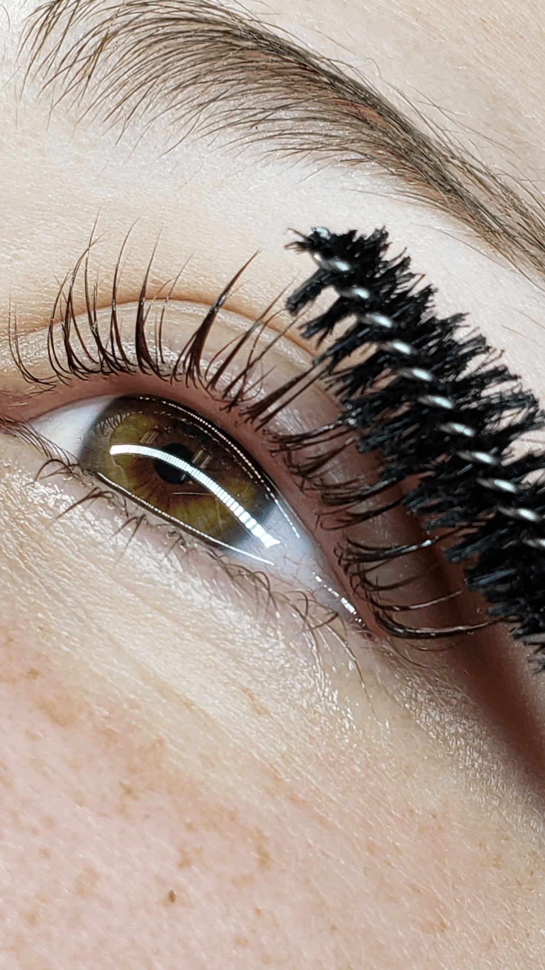 Can Seasonal Allergies Affect Lash Extensions? Paris Lash Academy