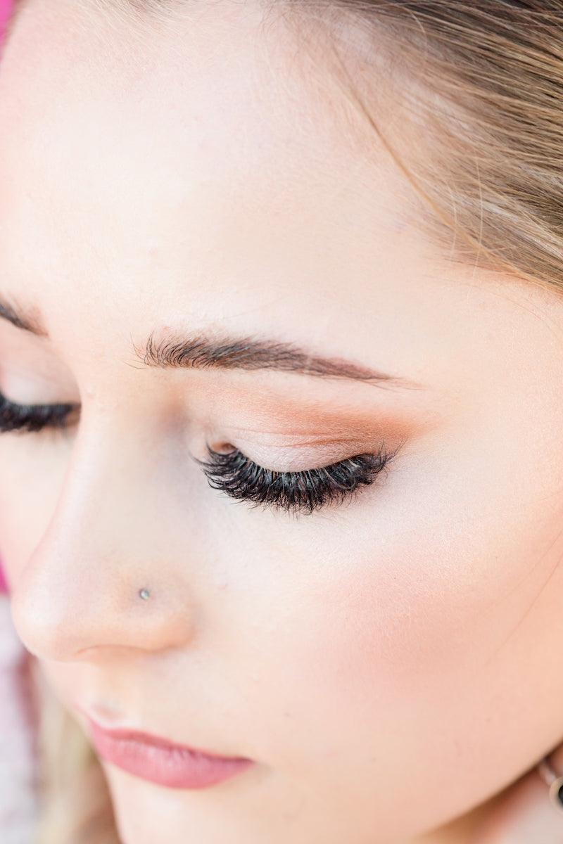 can I wear makeup with lash extensions