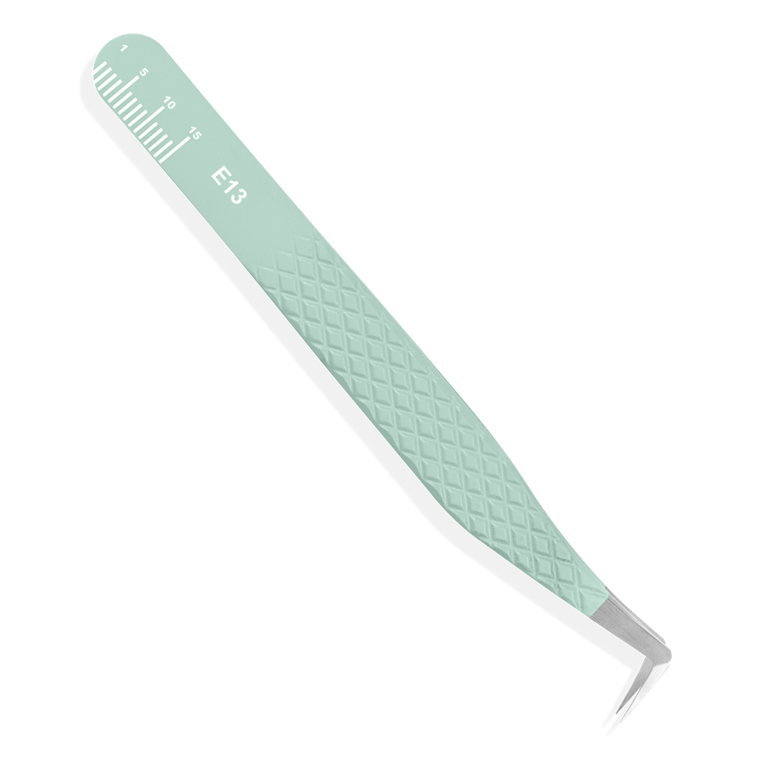 E13 - The Wide Volume Boot Tweezer