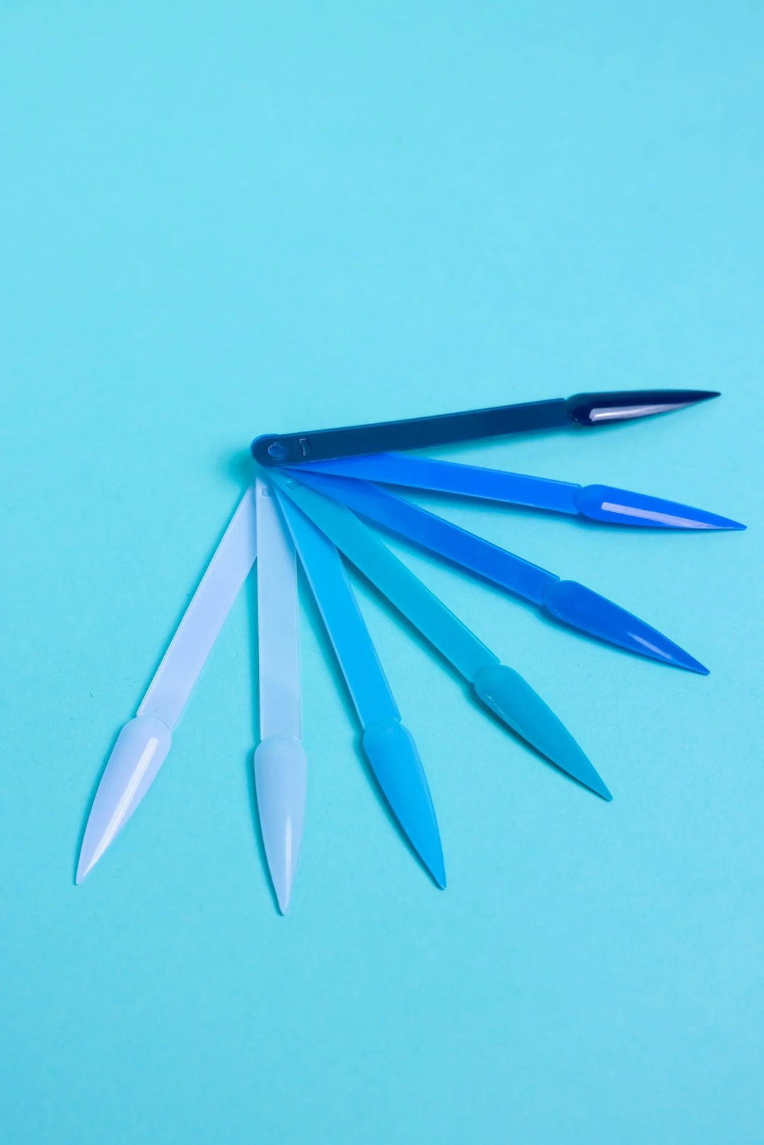 Mini nail polish sets from Paris Lash Academy — Blues (color swatch, front view) 
